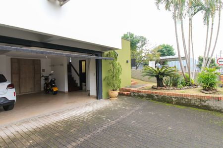 Casa para alugar com 291m², 5 quartos e 4 vagas Casa para alugar com 291m², 5 quartos e 4 vagasGaragem