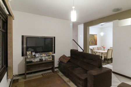 Casa para alugar com 291m², 5 quartos e 4 vagas Casa para alugar com 291m², 5 quartos e 4 vagasSala 1
