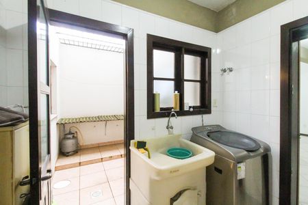 Casa para alugar com 291m², 5 quartos e 4 vagas Casa para alugar com 291m², 5 quartos e 4 vagasÁrea de Serviço