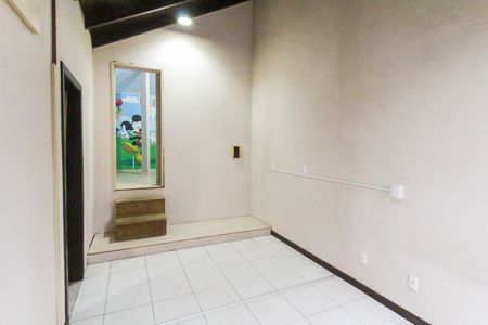 Casa para alugar com 291m², 5 quartos e 4 vagas Casa para alugar com 291m², 5 quartos e 4 vagasQuarto 5