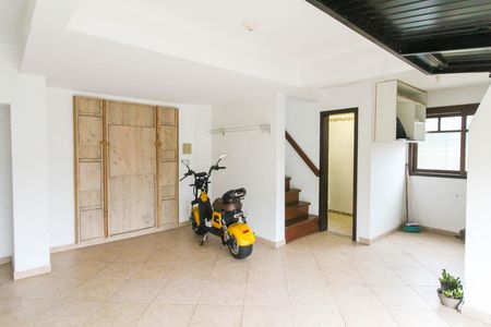Casa para alugar com 291m², 5 quartos e 4 vagas Casa para alugar com 291m², 5 quartos e 4 vagasGaragem