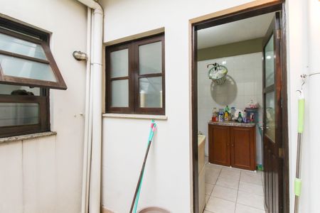 Casa para alugar com 291m², 5 quartos e 4 vagas Casa para alugar com 291m², 5 quartos e 4 vagasÁrea de Serviço