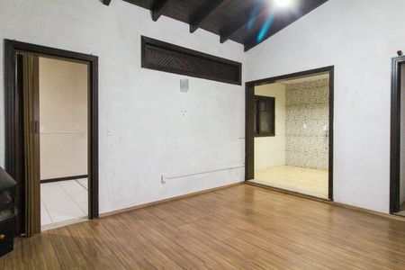 Casa para alugar com 291m², 5 quartos e 4 vagas Casa para alugar com 291m², 5 quartos e 4 vagasSala 3