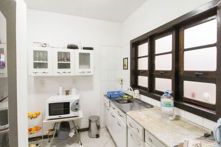 Casa para alugar com 291m², 5 quartos e 4 vagas Casa para alugar com 291m², 5 quartos e 4 vagasCozinha 1