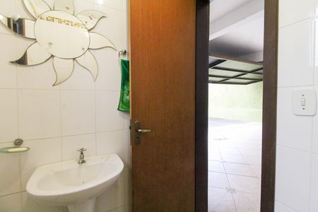 Casa para alugar com 291m², 5 quartos e 4 vagas Casa para alugar com 291m², 5 quartos e 4 vagasGaragem