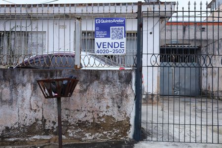 Casa à venda com 312m², 3 quartos e 10 vagasPlaca instalada no portão do imóvel - Código da placa: WYNY-1469