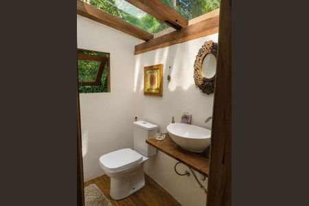 Casa para alugar com 215m², 3 quartos e 4 vagas Casa para alugar com 215m², 3 quartos e 4 vagasBanheiro