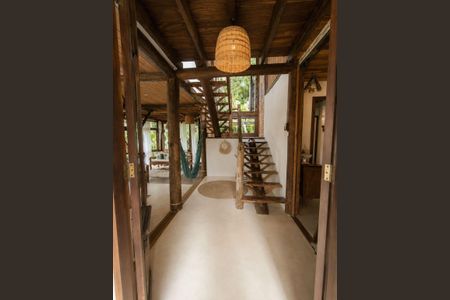 Sala de casa para alugar com 3 quartos, 215m² em Lagoa da Conceição, Florianópolis