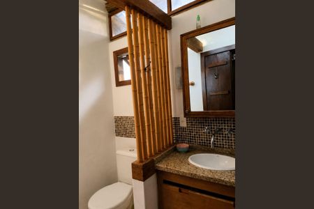 Casa para alugar com 215m², 3 quartos e 4 vagas Casa para alugar com 215m², 3 quartos e 4 vagasBanheiro