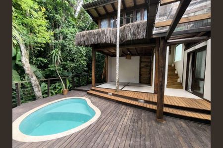 Casa para alugar com 215m², 3 quartos e 4 vagas Casa para alugar com 215m², 3 quartos e 4 vagasÁrea externa