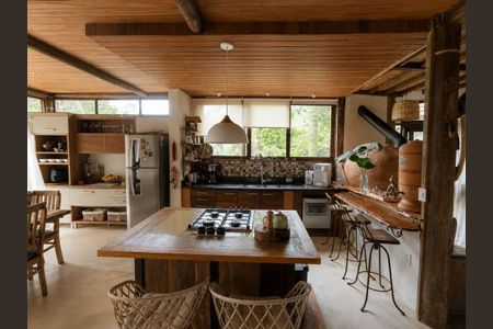 Casa para alugar com 215m², 3 quartos e 4 vagas Casa para alugar com 215m², 3 quartos e 4 vagasCozinha