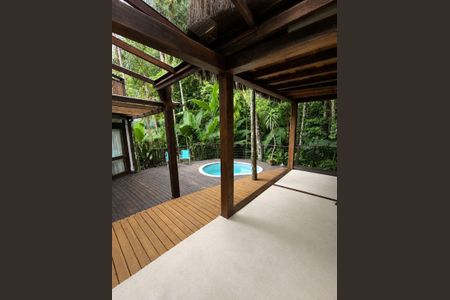 Casa para alugar com 215m², 3 quartos e 4 vagas Casa para alugar com 215m², 3 quartos e 4 vagasÁrea externa
