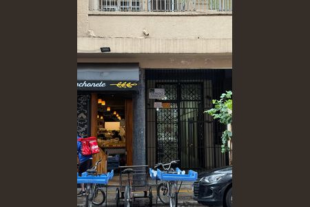 Studio à venda com 67m², 2 quartos e sem vaga Studio à venda com 67m², 2 quartos e sem vagaFachada