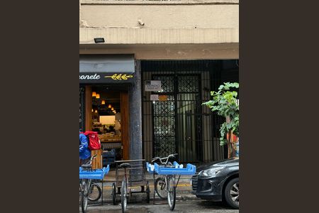Studio à venda com 67m², 2 quartos e sem vaga Studio à venda com 67m², 2 quartos e sem vagaFachada