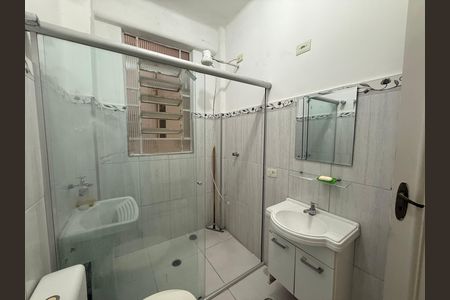 Banheiro de kitnet/studio à venda com 2 quartos, 67m² em Santa Ifigênia, São Paulo