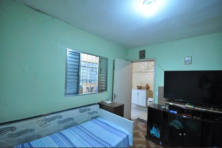 Casa à venda com 140m², 2 quartos e 2 vagasQuarto de Serviço