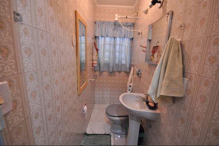 Casa à venda com 140m², 2 quartos e 2 vagasLavabo