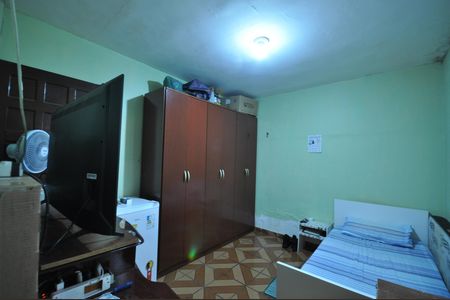 Casa à venda com 140m², 2 quartos e 2 vagasQuarto de Serviço