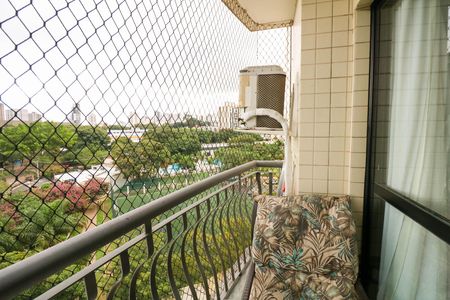Apartamento à venda com 77m², 2 quartos e 2 vagas Apartamento à venda com 77m², 2 quartos e 2 vagasVaranda