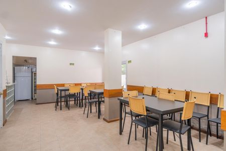 Apartamento à venda com 72m², 2 quartos e 1 vaga Apartamento à venda com 72m², 2 quartos e 1 vagaÁrea comum - Salão de festas
