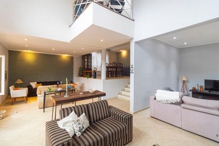 Casa de condomínio à venda com 288m², 4 quartos e 3 vagasSala