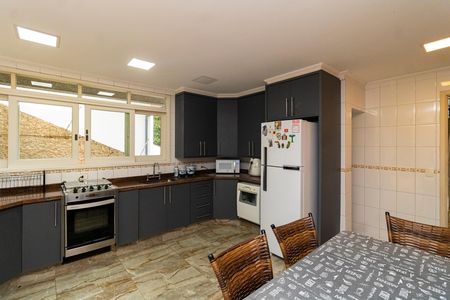 Casa de condomínio à venda com 288m², 4 quartos e 3 vagasCozinha