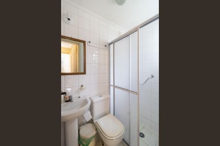 Casa de condomínio à venda com 288m², 4 quartos e 3 vagasBanheiro de serviço