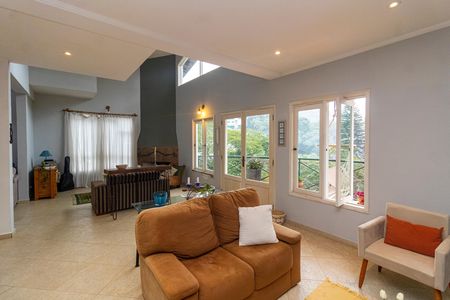 Casa de condomínio à venda com 288m², 4 quartos e 3 vagasSala