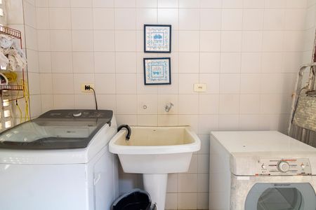 Casa de condomínio à venda com 288m², 4 quartos e 3 vagasÁrea de Serviço