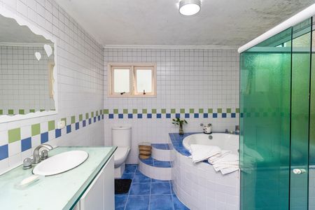 Casa de condomínio à venda com 288m², 4 quartos e 3 vagasBanheiro da Suíte 2