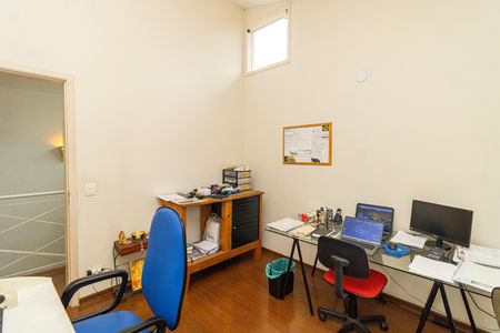 Casa de condomínio à venda com 288m², 4 quartos e 3 vagasQuarto