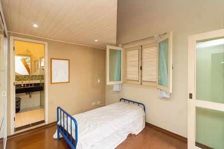 Casa de condomínio à venda com 288m², 4 quartos e 3 vagasSuíte 1