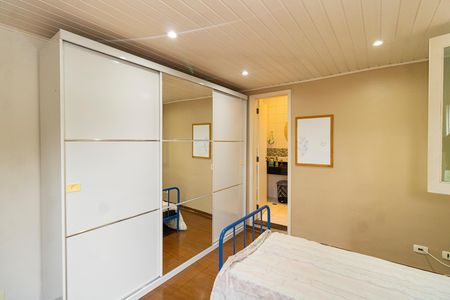 Casa de condomínio à venda com 288m², 4 quartos e 3 vagasSuíte 1
