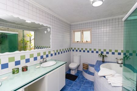 Casa de condomínio à venda com 288m², 4 quartos e 3 vagasBanheiro da Suíte 2