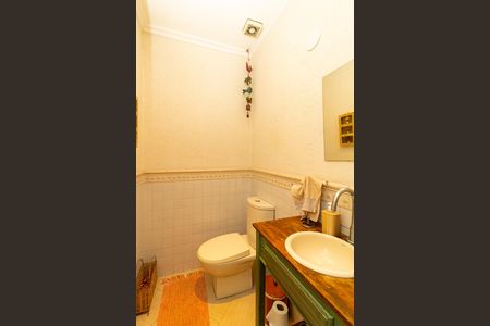 Casa de condomínio à venda com 288m², 4 quartos e 3 vagasLavabo