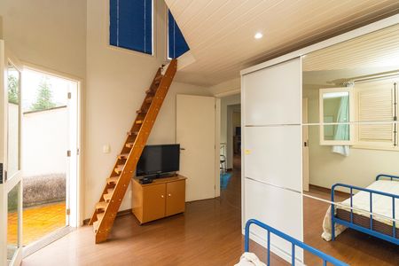 Casa de condomínio à venda com 288m², 4 quartos e 3 vagasSuíte 1