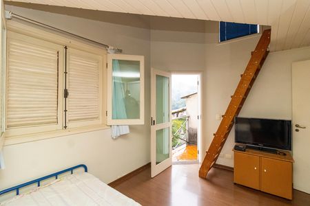 Casa de condomínio à venda com 288m², 4 quartos e 3 vagasSuíte 1