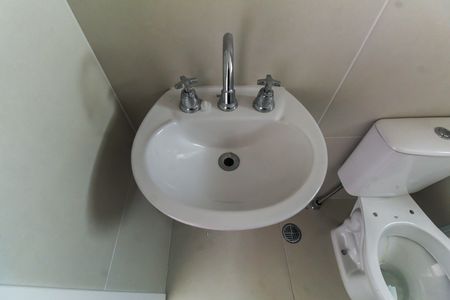 Banheiro de kitnet/studio para alugar com 1 quarto, 29m² em Mooca, São Paulo
