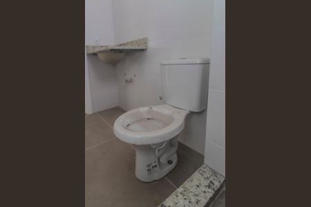 Apartamento à venda com 66m², 2 quartos e 2 vagasBanheiro da Suíte