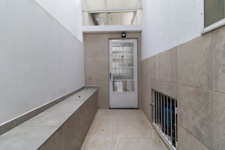 Casa à venda com 179m², 3 quartos e 2 vagas Casa à venda com 179m², 3 quartos e 2 vagasCorredor Lateral