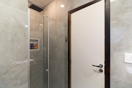 Casa à venda com 179m², 3 quartos e 2 vagas Casa à venda com 179m², 3 quartos e 2 vagasBanheiro Social
