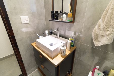 Casa à venda com 179m², 3 quartos e 2 vagas Casa à venda com 179m², 3 quartos e 2 vagasBanheiro Social