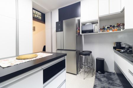 Casa à venda com 179m², 3 quartos e 2 vagas Casa à venda com 179m², 3 quartos e 2 vagasCozinha