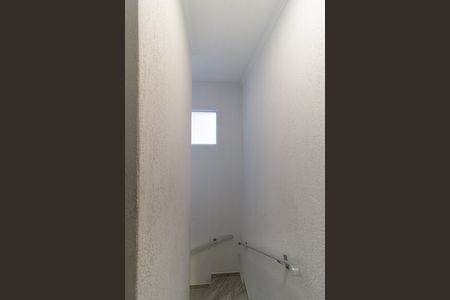 Casa à venda com 179m², 3 quartos e 2 vagas Casa à venda com 179m², 3 quartos e 2 vagasEscada
