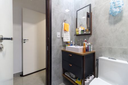 Casa à venda com 179m², 3 quartos e 2 vagas Casa à venda com 179m², 3 quartos e 2 vagasBanheiro da Suíte