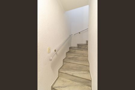 Escada de casa à venda com 3 quartos, 179m² em Vila Vera, São Paulo