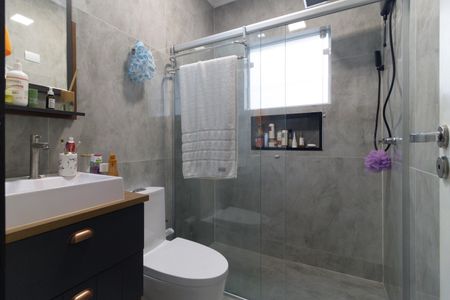 Casa à venda com 179m², 3 quartos e 2 vagas Casa à venda com 179m², 3 quartos e 2 vagasBanheiro da Suíte