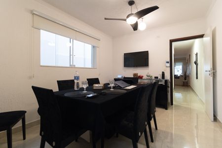 Casa à venda com 179m², 3 quartos e 2 vagas Casa à venda com 179m², 3 quartos e 2 vagasSala de Almoço