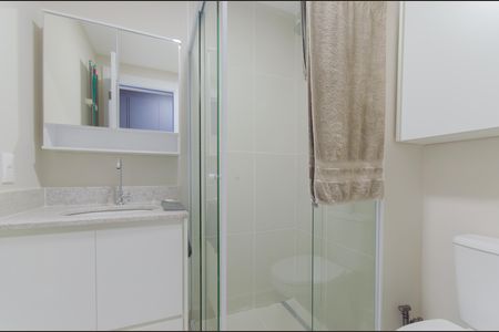Banheiro de kitnet/studio para alugar com 1 quarto, 27m² em Ipiranga, São Paulo