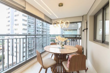 Varanda  de apartamento para alugar com 2 quartos, 68m² em Vila Zilda, São Paulo
